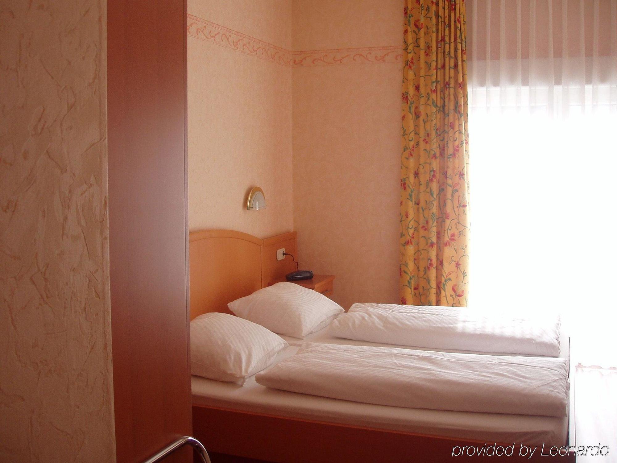 Flair Hotel Gruener Baum Donaueschingen Room photo